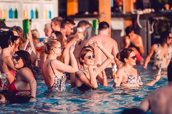 Areia Beach Bar & Grill